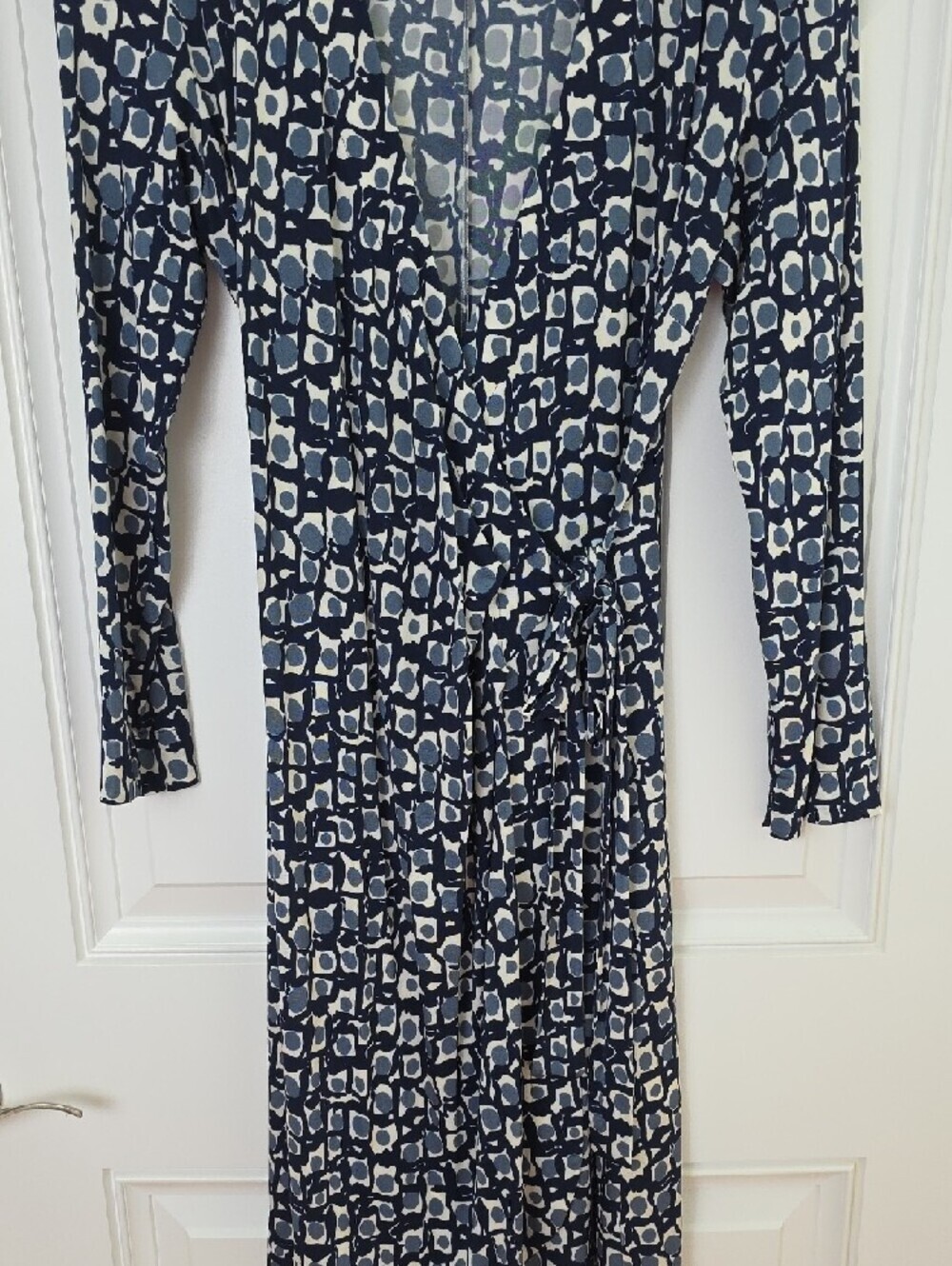AGO e FILO Navy and White Geometric Long-Sleeve Wrap Dress.  Size 42 - Picture 5 of 14